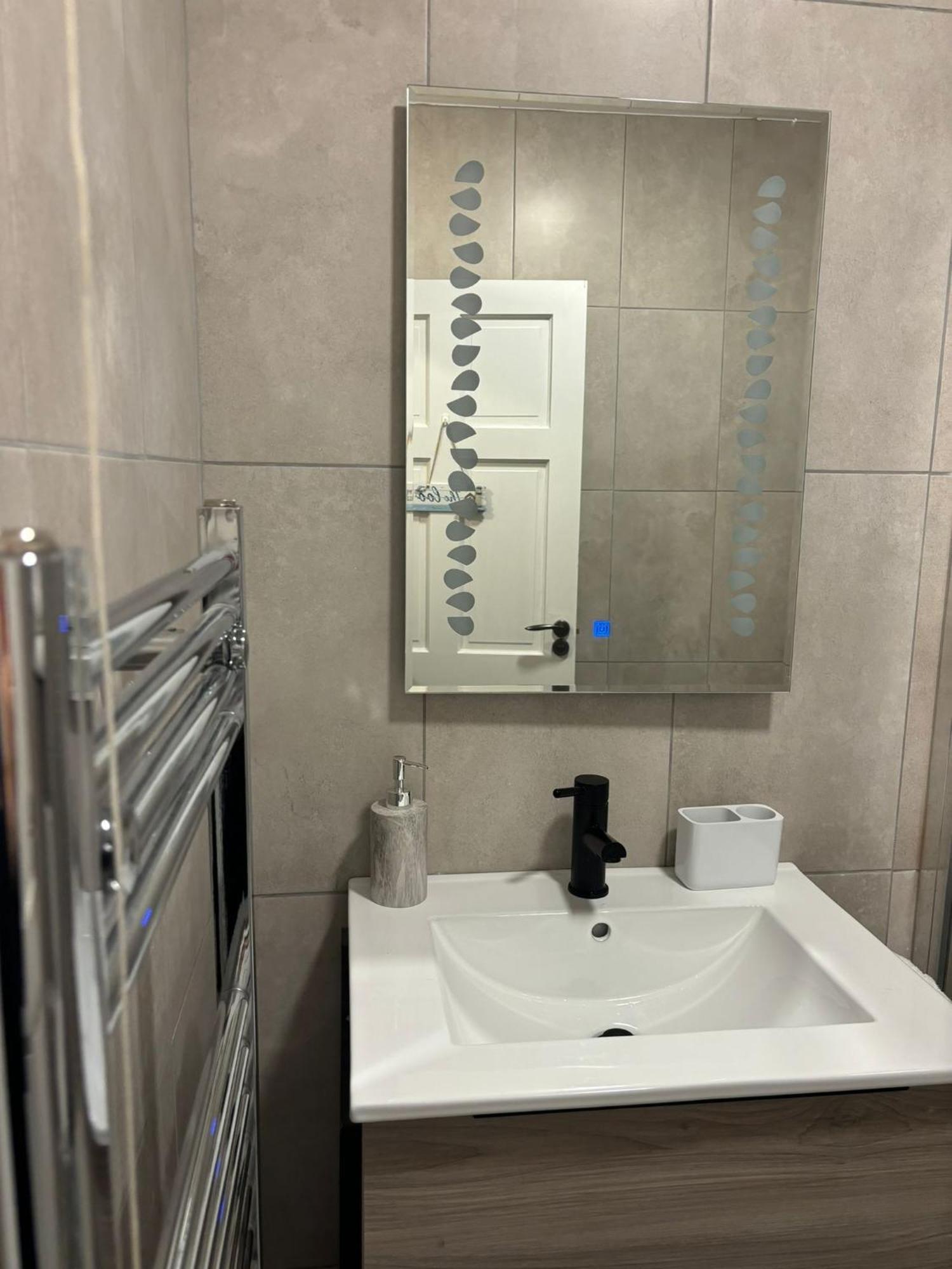 בלינה Basement Studio Apartment מראה חיצוני תמונה